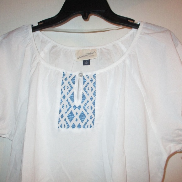 Universal Thread Tops - White Peasant top  NWT